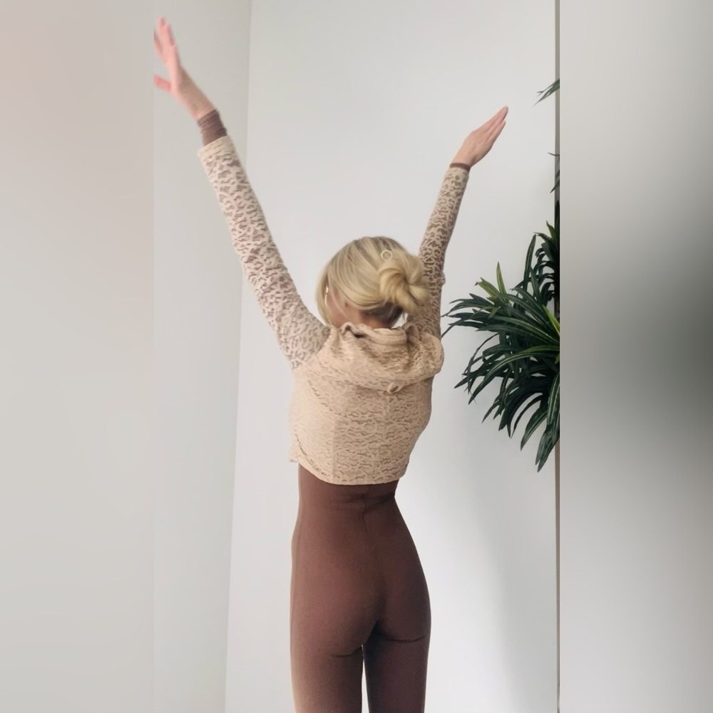 ACTIVE LACE WORKOUT JACKET - Picture 2 of 6